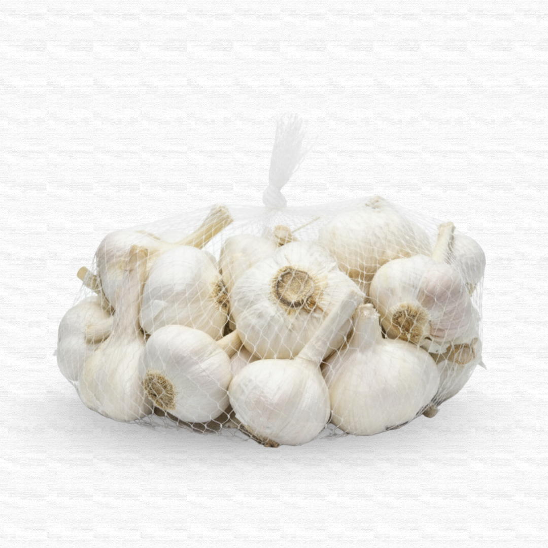 Cleaned Kating garlic for foodservice buyers.